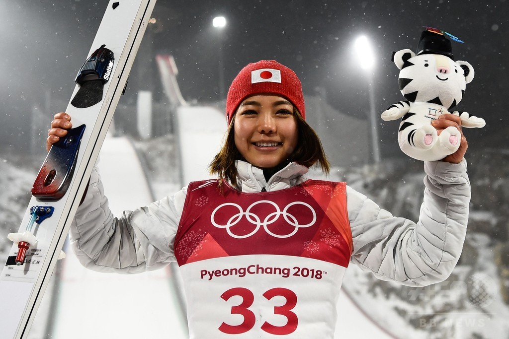 高梨がスキージャンプ女子で銅メダル、平昌五輪 写真20枚 国際ニュース：afpbb News