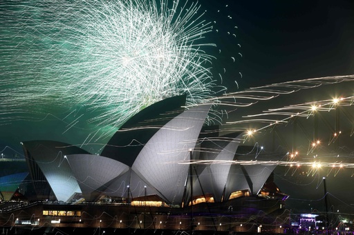 22年の幕開け 各国で祝賀 再びコロナ禍が影 写真15枚 国際ニュース Afpbb News