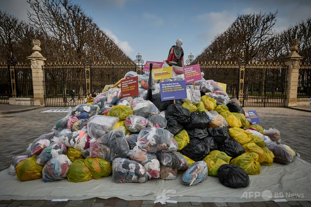 フランス上院、「ファストファッション法案」を審議 写真1枚 国際ニュース：AFPBB News