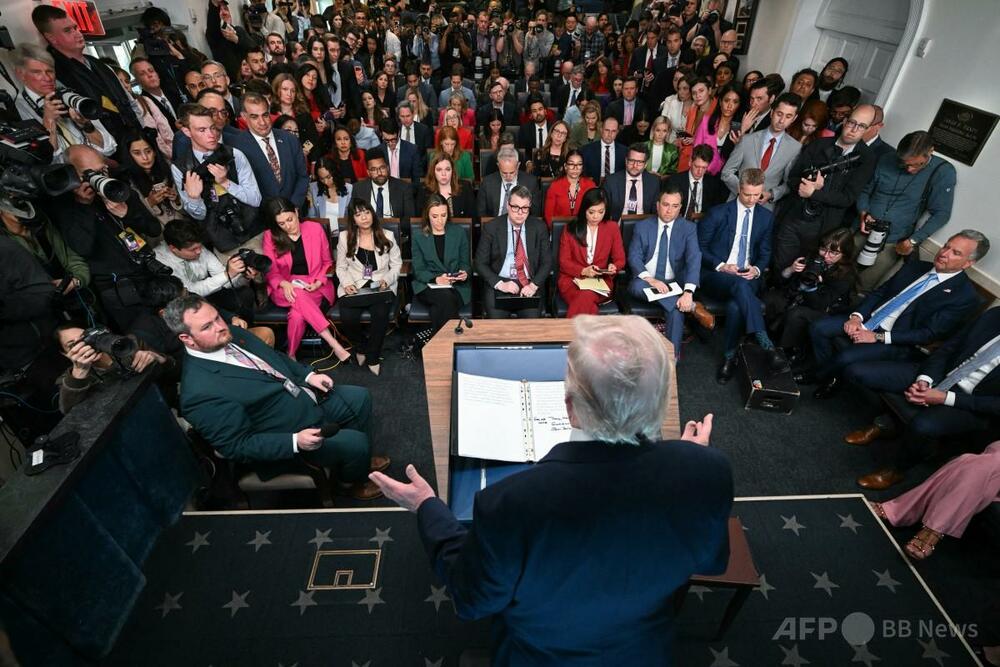 トランプ氏、「張り子の虎」とNATO非難 改めてグリーンランド領有に言及