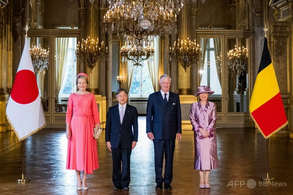 両陛下、ベルギー公式訪問で歓迎式典に出席 市庁舎バルコニーから市民に笑顔