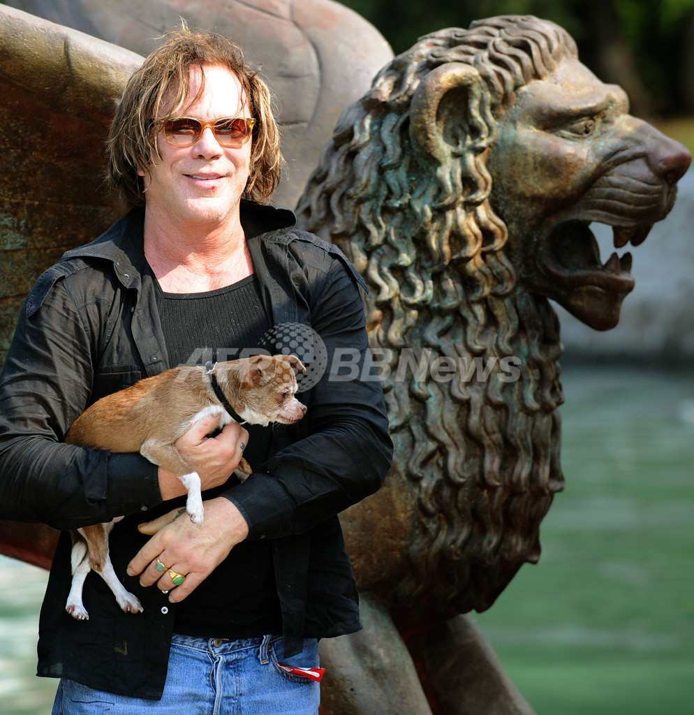 ヴェネチア国際映画祭 The Wrestler のm ロークとe R ウッド登場 国際ニュース Afpbb News