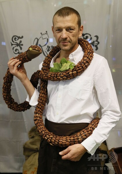 甘い芸術作品ズラリ、チョコの祭典 パリ