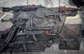 ロシアの首都モスクワ中心部に建てられた自動小銃「AK47」の設計者、故ミハイル・カラシニコフ氏の像で、ナチス・ドイツの突撃銃「StG44」の図だと指摘された部分（2017年9月22日撮影）。(c)AFP/Mladen ANTONOV