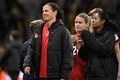 サッカー女子W杯オーストラリア・ニュージーランド大会、グループB、カナダ対オーストラリア。試合に敗れて落胆するカナダのクリスティン・シンクレア（左、2023年7月31日撮影）。(c)WILLIAM WEST / AFP