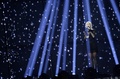 デンマークのコペンハーゲン（Copenhagen）で開かれた欧州国別対抗歌謡祭「ユーロビジョン・ソング・コンテスト（Eurovision Song Contest）」の決勝大会で歌う、スウェーデン代表のサンナ・ニールセン（Sanna Nielsen、2014年5月10日撮影）。(c)AFP/JONATHAN NACKSTRAND