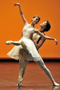 上野水香と高岸直樹 マラーホフのバレエ公演に登場 写真35枚 ファッション ニュースならmode Press Powered By Afpbb News