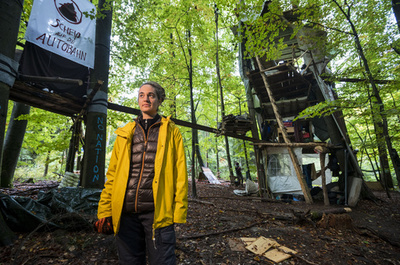 移民救助船のドイツ人船長、森林保護活動家に