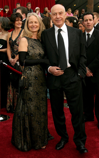 ＜第79回アカデミー賞＞アラン・アーキン、28年待ち続けたアカデミー賞 - 米国