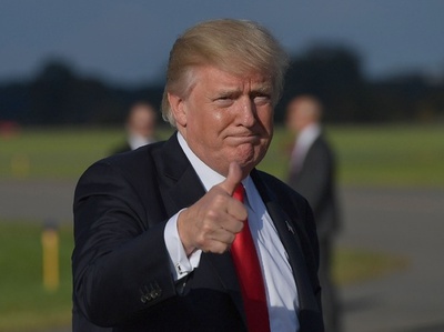 トランプ氏、ツイッターで金正恩氏を「ロケットマン」呼ばわり