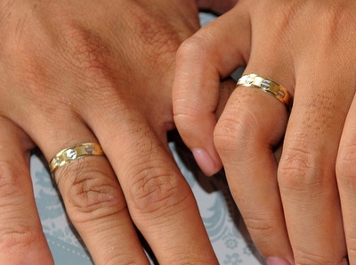 12歳の娘を「結婚」させた父を逮捕、豪