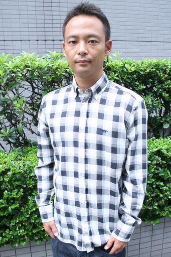 ＜ファッション業界の人々＞シャツや小物で全体のバランスを