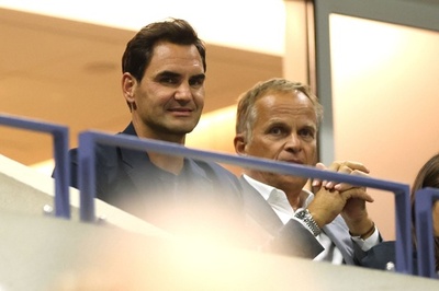 フェデラー氏が全米OP登場 女子シングルス準々決勝を観戦