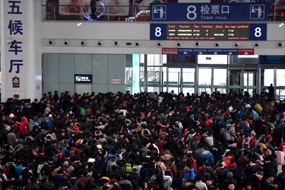 故郷に帰るより都会に来る方が安価 中国・春節の「逆帰省ラッシュ」が増加