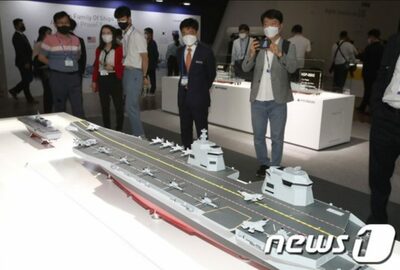 韓国軍「KF21N搭載」空母研究に着手…「軽空母→重空母」の可能性