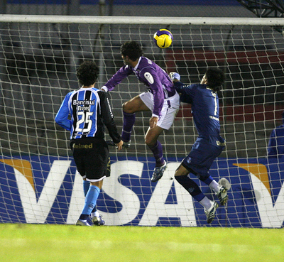 ＜サッカー 07リベルタドーレス杯南米選手権＞デフェンソール・スポルティング グレミオとの初戦を白星で飾る - ウルグアイ