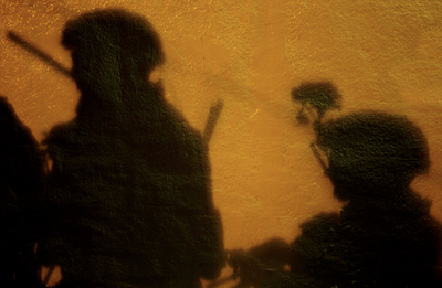 バイジ警察本部前でタンクローリーによる自爆攻撃、15人死亡