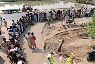 パキスタン洪水、避難民1000万人に