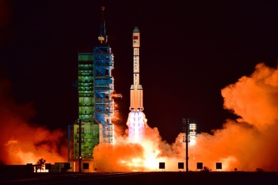 中国、宇宙実験室「天宮2号」打ち上げ 独自ステーションに前進