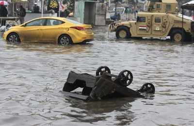 イラク首都、豪雨で市街冠水