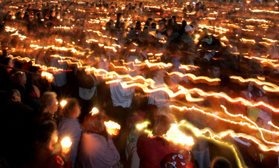 ろうそくの光ゆらめく聖母マリアの祭典、ベルラーシで開催