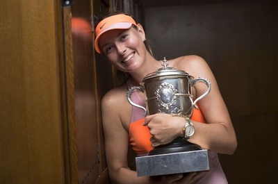 シャラポワが2年ぶり2度目の優勝、全仏オープン