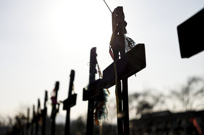 ギャング元首領の遺体、墓から盗まれる コロンビア