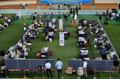 集団感染の韓国新興宗教団体信者ら、血漿を研究に提供