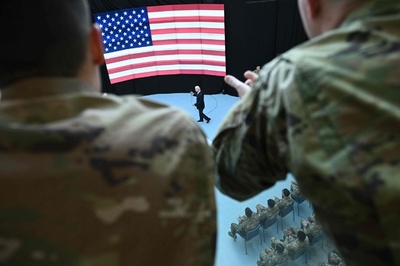 米大統領、ポーランドに到着 ウクライナ国境付近