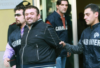 マフィア取り締まりで29人拘束、ナポリ