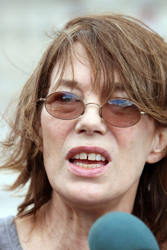 ジェーン・バーキン、カンヌでサイクロン被災者支援を呼びかけ