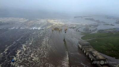 ハワイ、津波警報を「注意報」に引き下げ