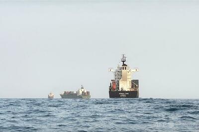 武装集団がイエメン沖で米制裁下のタンカー拿捕、ソマリアへ進路変更