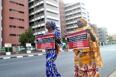 ボコ・ハラムの少女集団拉致から3年、ナイジェリア各地で集会