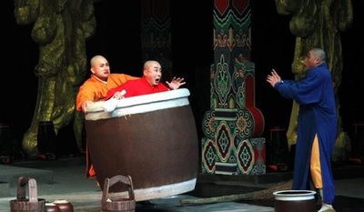 雑技「3人の和尚」が中国で流行する理由