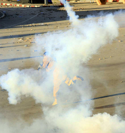 チュニジア、体制一新求めるデモ続く