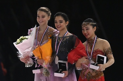 樋口が3位表彰台、メドベデワが優勝 フランス杯