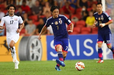 日本の「モグラ」、遠藤が代表通算150試合出場を達成