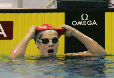 エフィモワ 欧州新記録で女子100メートル平泳ぎを制す
