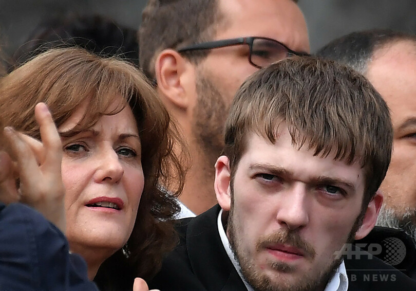 重病の息子の生命維持求める英両親の再審請求、最高裁が棄却