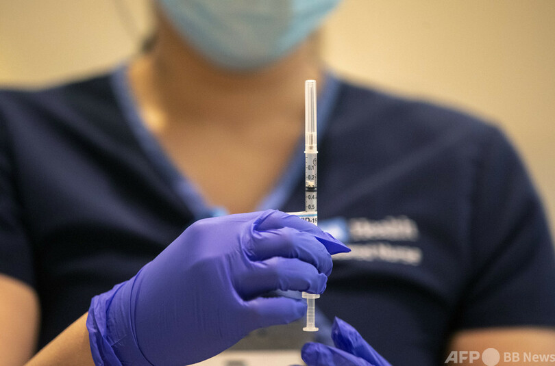 ワクチン接種の医療従事者に重いアレルギー反応、米