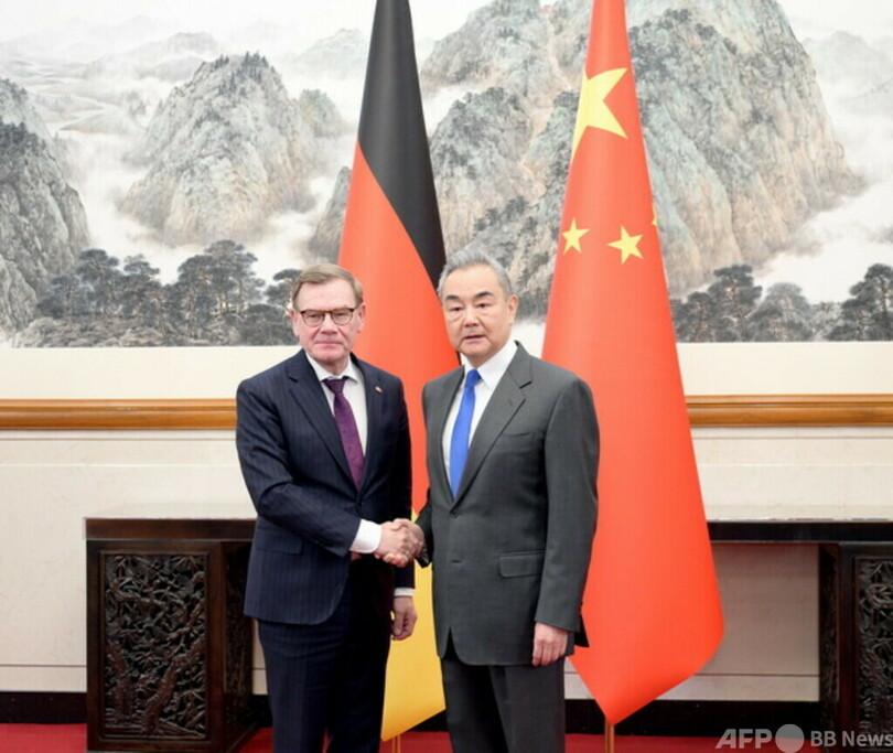 王外交部長 台湾の地位は「七重にロックされている」