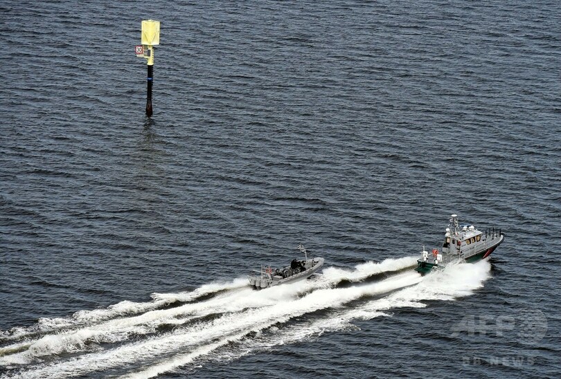 フィンランド首都沖に潜水艦か、爆雷で警告