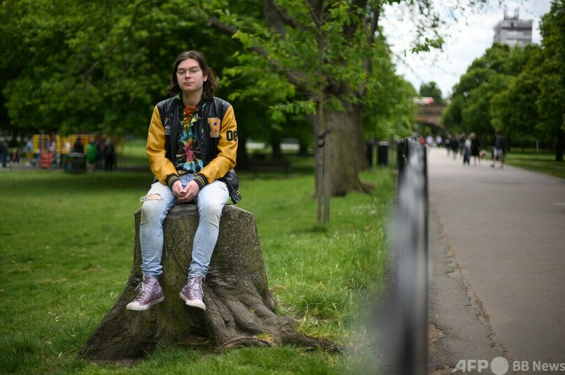 試合中断に授賞式乱入…過激な手段も辞さず 英国の若き環境活動家