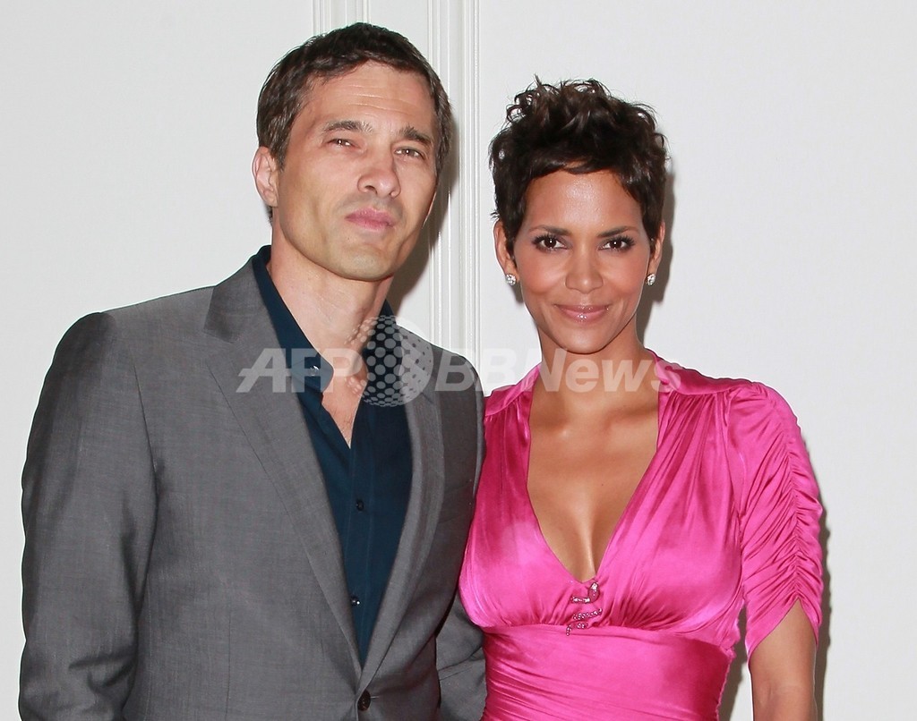 オスカー女優ハル・ベリー、仏俳優と婚約 オスカー女優ハル・ベリー、仏俳優と婚約
