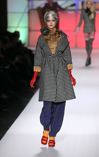 希少✮ジャンポールゴルチエ国内非売品コフレ✮ 07/08年秋冬パリ・コレクション＞ジャンポール・ゴルチエ、新作を発表