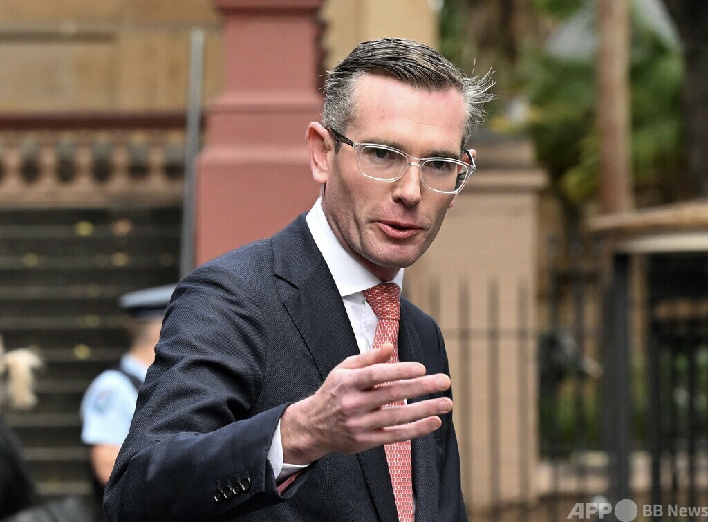 豪人口最多州の首相が謝罪、20年前のナチス風衣装着用で 写真2枚 国際ニュース：AFPBB News