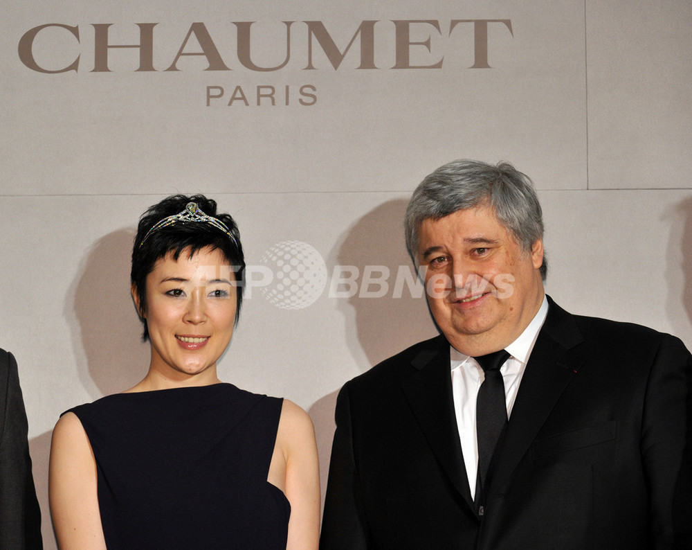 ショーメ銀座本店リニューアルオープン 寺島しのぶが祝福 写真6枚 国際ニュース Afpbb News