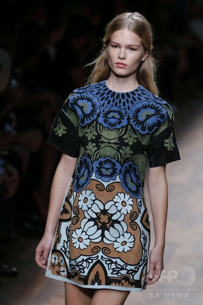 18世紀の貴族によるグランドツアーがコンセプト、「ヴァレンティノ」15年春夏