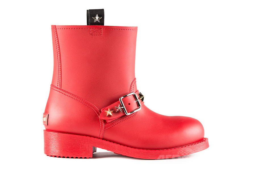 「ジャスト カヴァリ」がレインブーツを発売、6月上旬から